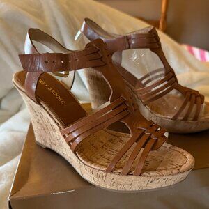 Audrey Brooke women's wedges size 9.5 medium brown leather